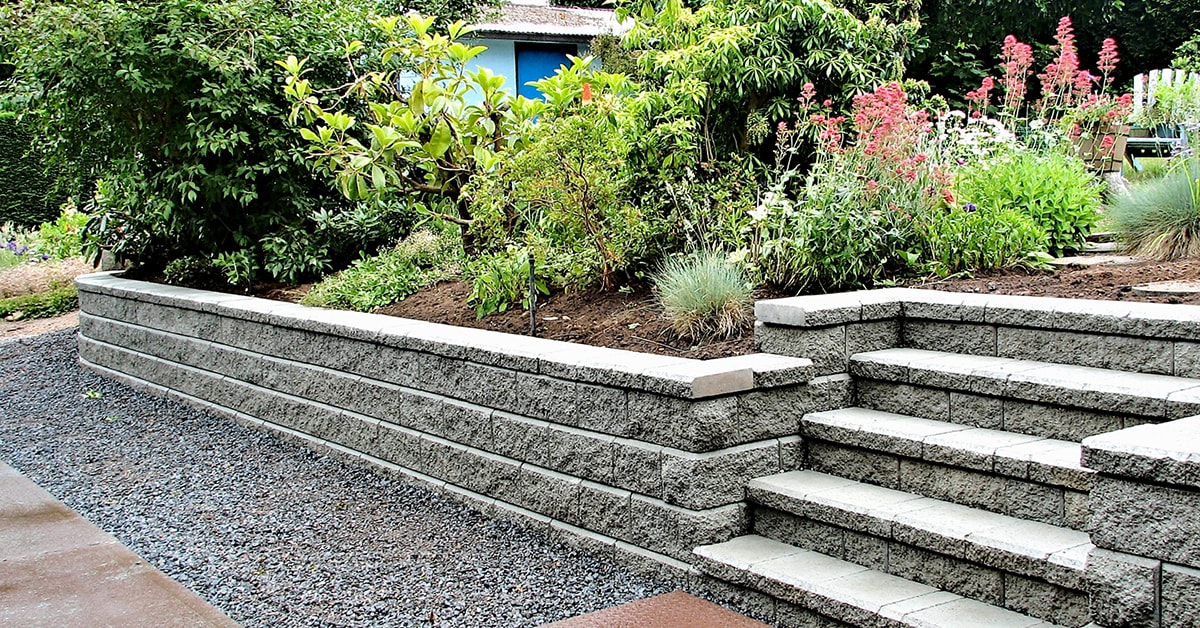 Retaining wall made with cinder blocks