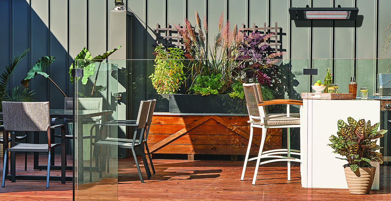 Outdoor kitchen with decorative accents