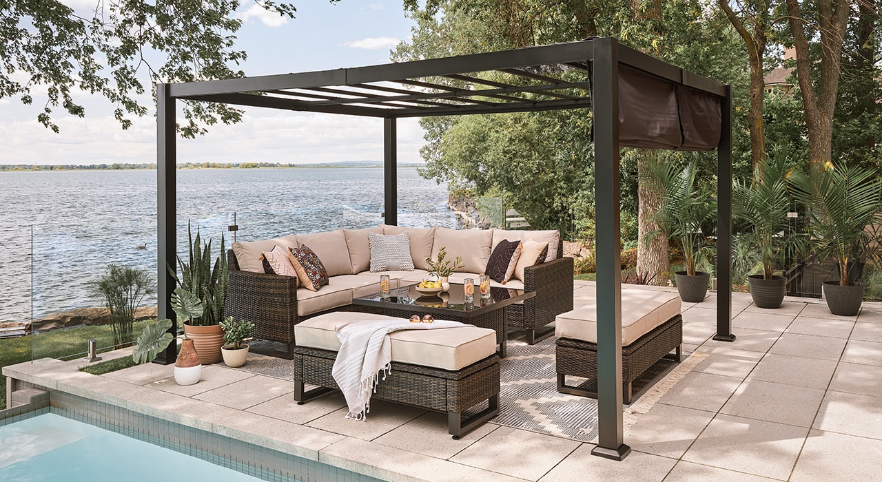 Grande pergola au look moderne