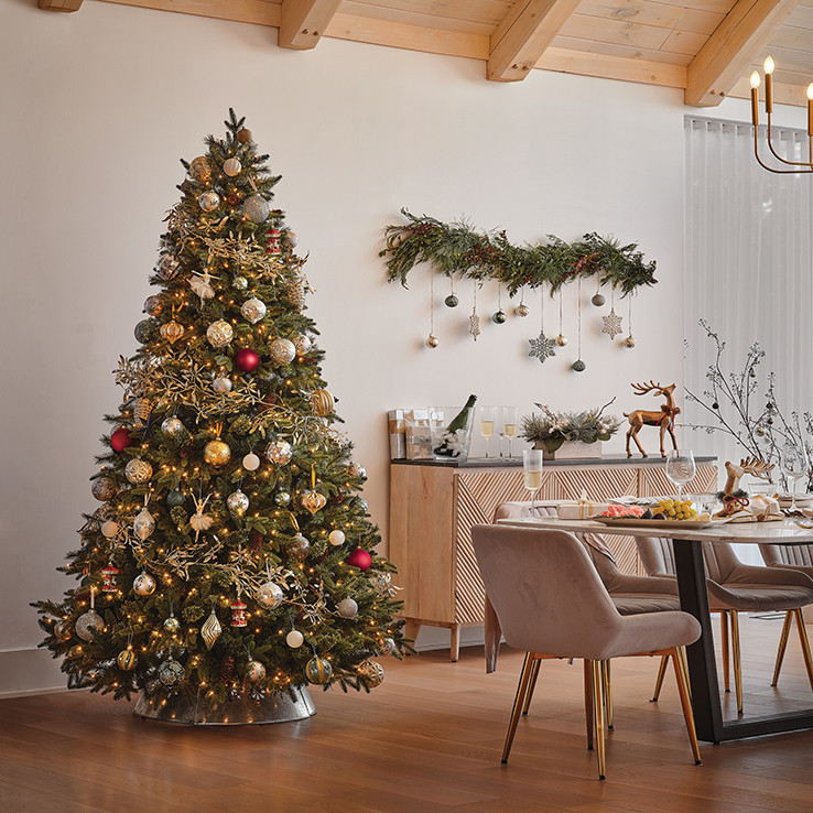 https://www.rona.ca/documents/ronaResponsive/SpecialPages/Projects/assets/images/template-trend/indoor-christmas-decorations/classique-chic.jpg